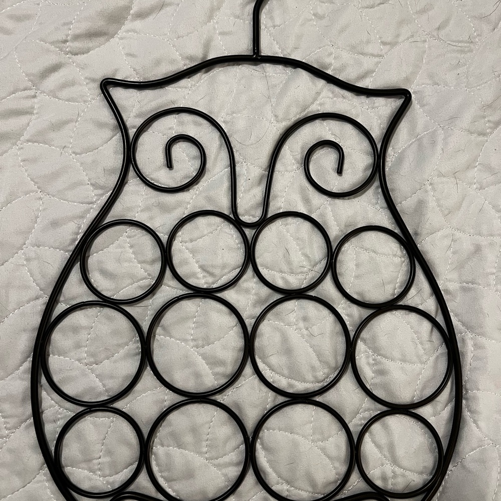 Black Metal Owl Belt Organizer